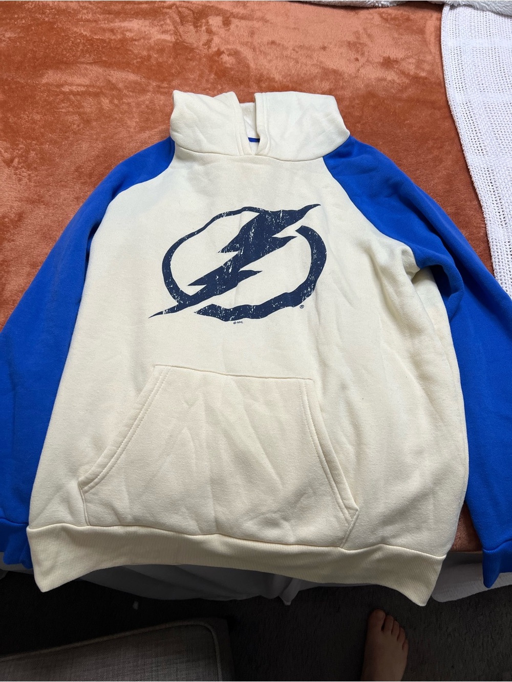 Fanatics Cream and Blue Crewneck Sweatshirt with Lightning Graphic